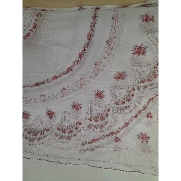 Vintage Spanish Floral Lace Tablecloth, Large 84x75 Inches - Picture 1 of 10
